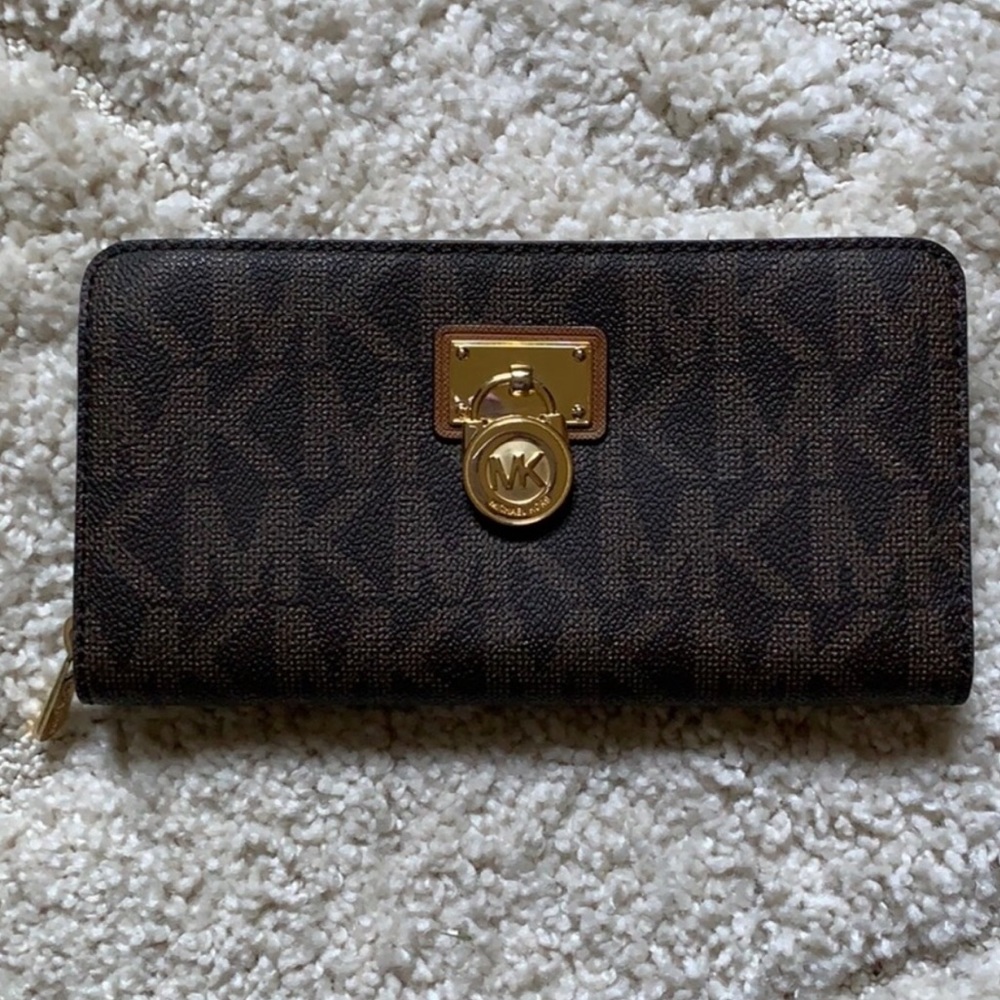 Micheal Kors Hamilton wallet